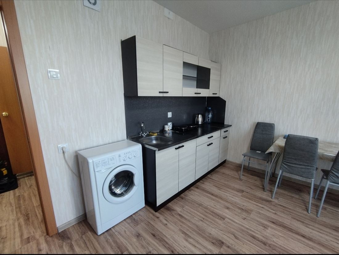 Снять --комнатную квартиру