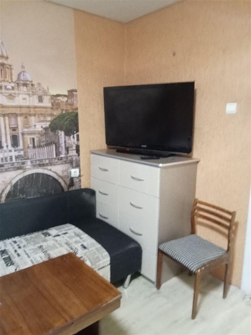 Снять --комнатную квартиру